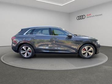 Audi Q8 E-tron Advanced 50 E-tron Quattro — photo 7