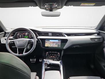 Audi Q8 E-tron S Line 50 E-tron Quattro — photo 8