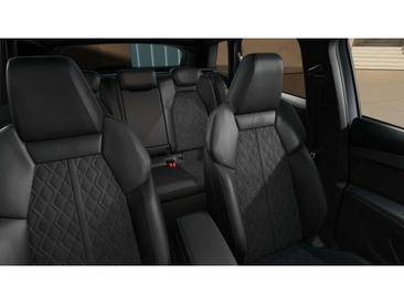 Audi Q4 E-tron 45 E-tron — photo 15
