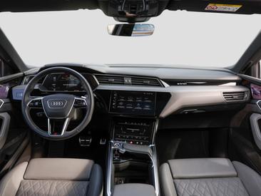 Audi Q8 E-tron S Line 55 E-tron Quattro — photo 9