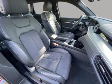 Audi Q8 E-tron Advanced 50 E-tron Quattro — photo 18
