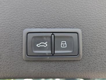 Audi Q8 E-tron S Line 50 E-tron Quattro — photo 15