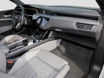 Audi Q8 E-tron S Line 55 E-tron Quattro — photo 14