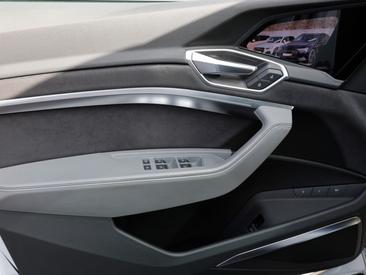Audi Q8 E-tron S Line 55 E-tron Quattro — photo 20