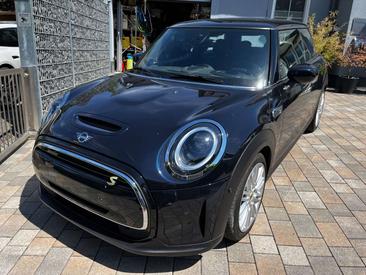 Mini 3 Portes Berline Cooper SE — photo 3