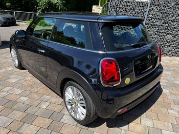 Mini 3 Portes Berline Cooper SE — photo 6
