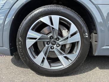 Audi Q8 E-tron Advanced 50 E-tron Quattro — photo 8