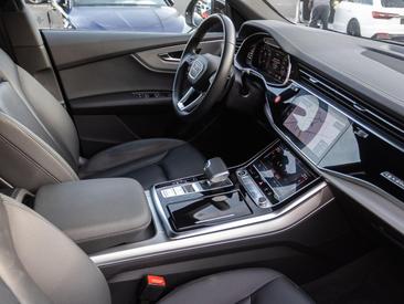 Audi Q8 55 TFSI Quattro Tiptronic — photo 21
