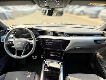 Audi Q8 E-tron Advanced 50 E-tron Quattro — photo 10