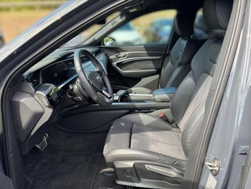 Audi Q8 E-tron Advanced 50 E-tron Quattro — photo 14