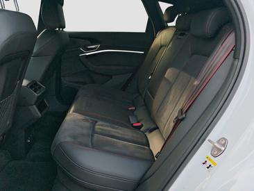 Audi Q8 E-tron S Line 50 E-tron Quattro — photo 10