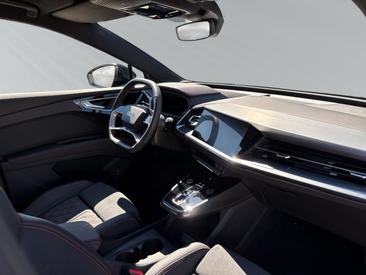 Audi Q4 E-tron 45 E-tron — photo 11