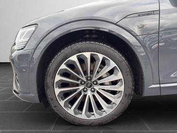 Audi Q8 E-tron Advanced 50 E-tron Quattro — photo 8