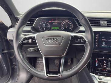 Audi Q8 E-tron Advanced 50 E-tron Quattro — photo 9
