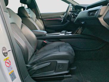 Audi Q8 E-tron S Line 50 E-tron Quattro — photo 15