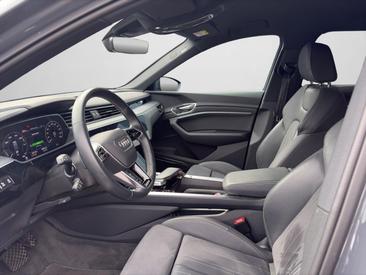 Audi Q8 E-tron Advanced 50 E-tron Quattro — photo 12