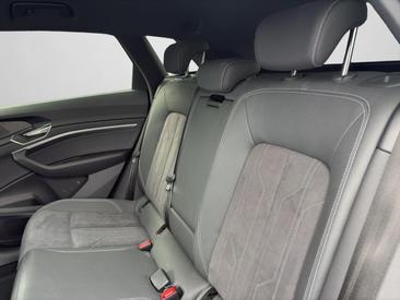 Audi Q8 E-tron Advanced 50 E-tron Quattro — photo 14