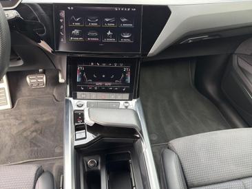 Audi Q8 E-tron S Line 55 E-tron Quattro — photo 12