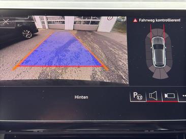 Audi Q8 E-tron S Line 55 E-tron Quattro — photo 17