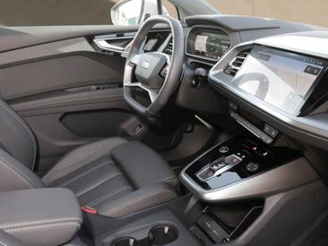 Audi Q4 E-tron 45 E-tron Quattro — photo 14
