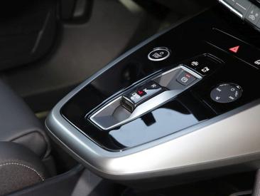 Audi Q4 E-tron 45 E-tron Quattro — photo 15