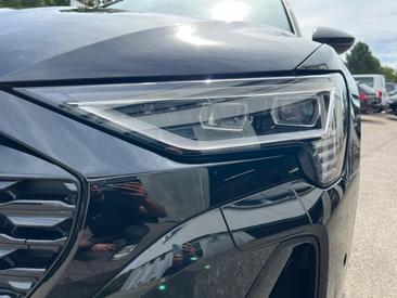 Audi Q8 E-tron Advanced 50 E-tron Quattro — photo 4