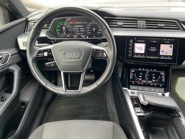 Audi Q8 E-tron Advanced 50 E-tron Quattro — photo 10