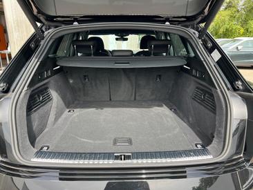 Audi Q8 E-tron Advanced 50 E-tron Quattro — photo 13