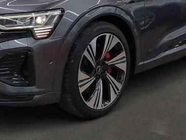 Audi Q8 E-tron S Line 50 E-tron Quattro — photo 8