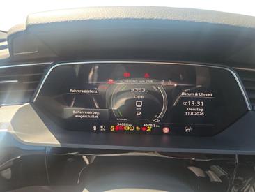 Audi Q8 E-tron S Line 50 E-tron Quattro — photo 9
