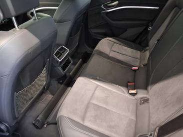 Audi Q8 E-tron S Line 50 E-tron Quattro — photo 4