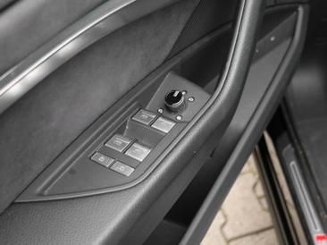 Audi Q8 Sportback E-tron Advanced 50 E-tron Quattro — photo 10