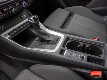 Audi Q3 TFSI E 45 E — photo 18