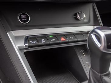 Audi Q3 TFSI E 45 E — photo 19