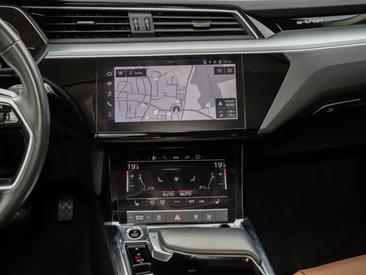 Audi Q8 E-tron Advanced 55 E-tron Quattro — photo 10