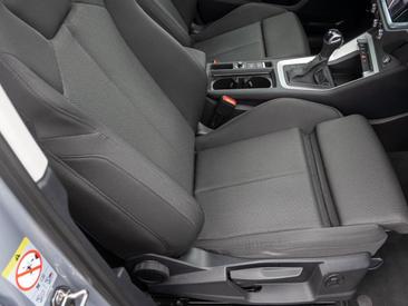 Audi Q3 TFSI E 45 E — photo 26