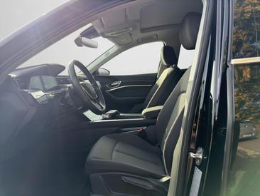 Audi Q8 Sportback E-tron Advanced 50 E-tron Quattro — photo 12