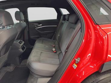 Audi Q8 E-tron S Line 55 E-tron Quattro — photo 15
