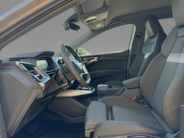 Audi Q4 E-tron 45 E-tron — photo 9