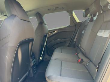 Audi Q4 E-tron 45 E-tron — photo 11