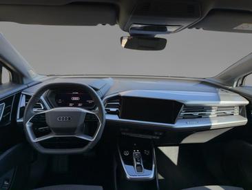 Audi Q4 E-tron 45 E-tron — photo 12