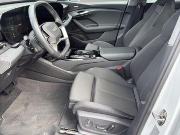 Audi Q6 SUV E-tron E-tron Quattro — photo 9