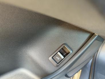 Audi Q4 E-tron 45 E-tron — photo 16