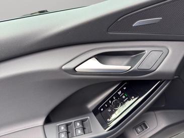 Audi Q6 SUV E-tron E-tron Quattro — photo 13