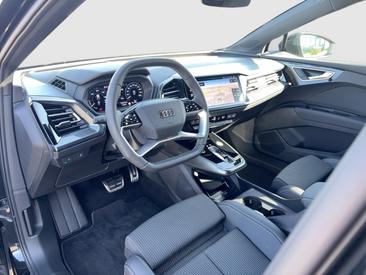 Audi Q4 E-tron 45 E-tron — photo 9