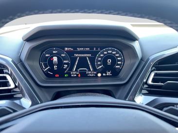 Audi Q4 E-tron 45 E-tron — photo 10