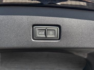 Audi Q4 E-tron 45 E-tron — photo 14