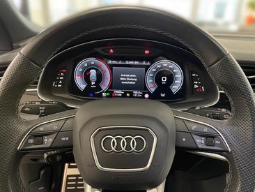 Audi Q8 55 TFSI Quattro Tiptronic — photo 11