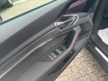 Audi Q8 E-tron S Line 55 E-tron Quattro — photo 12