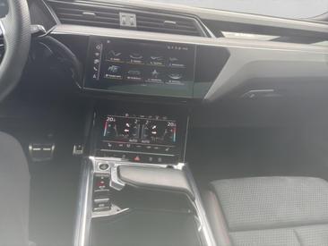 Audi Q8 E-tron S Line 55 E-tron Quattro — photo 15